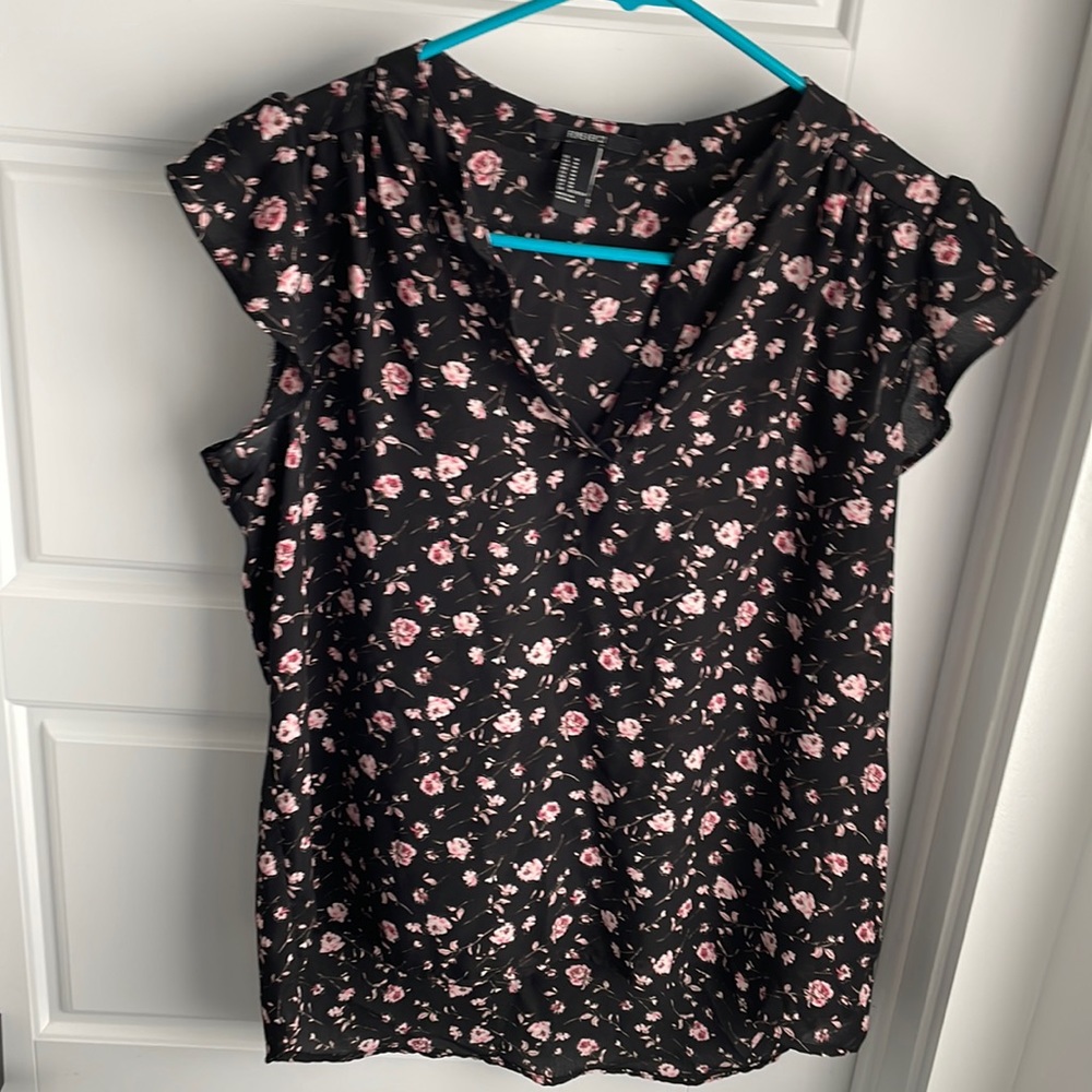 Women’s cap sleeve floral chiffon top